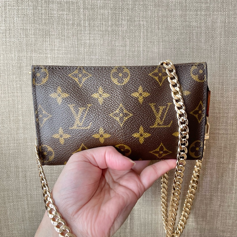 Authentic Louis Vuitton monogram vintage wristlet pouch AR0997 (Q007) - Picture 2 of 12